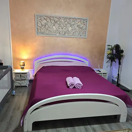Golden Holidays Apartment *