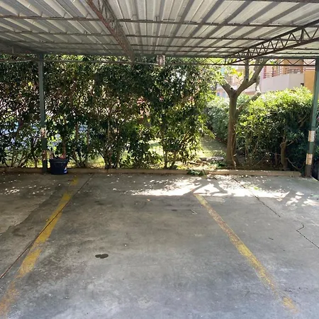 Апартаменты Golden Holidays *